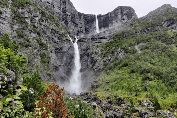 waterfalls in norway