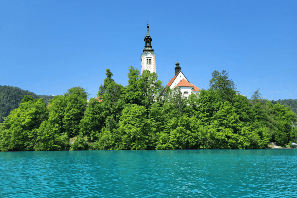 paddleboarding lake bled