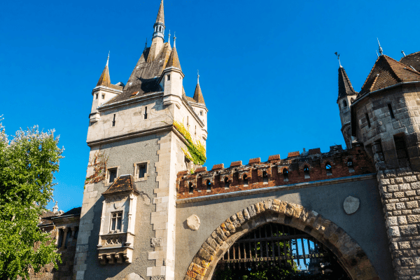 things to do in budapest for locals