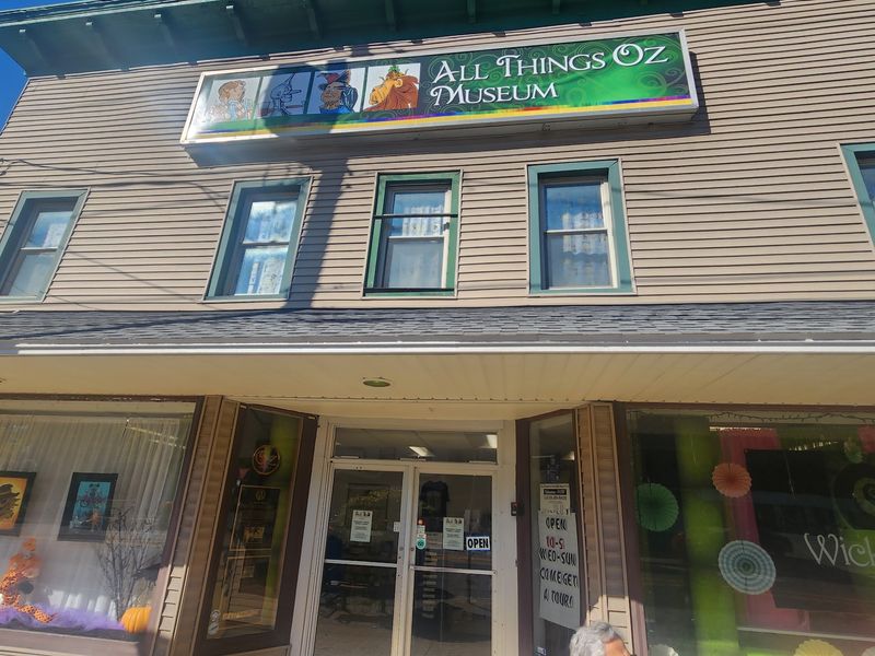 A Birthplace Town That Takes Its Famous Son Seriously