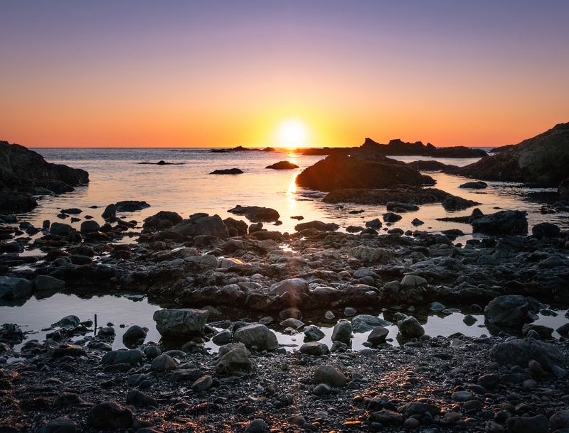 A Calm, Easygoing Mood By The Sea A Calm, Easygoing Mood By The Sea