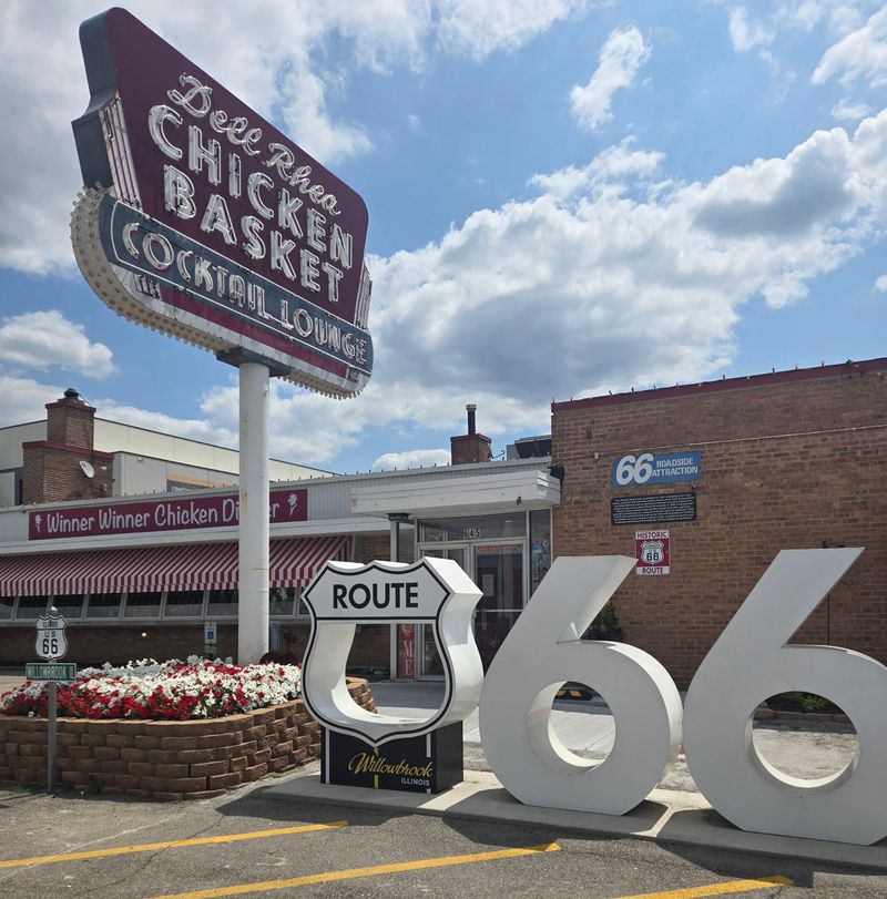 A Chicken Landmark on the Mother Road