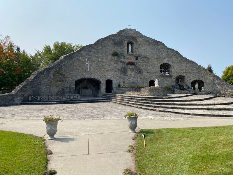 A Quiet Marian Shrine In The Heart Of Mio A Quiet Marian Shrine In The Heart Of Mio