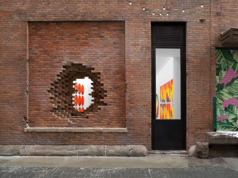 A Serious Gallery Hiding Down A Downtown Alley A Serious Gallery Hiding Down A Downtown Alley