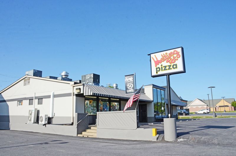 A Small-Town Pizza Parlor Worth Planning Your Shenandoah Day Around A Small-Town Pizza Parlor Worth Planning Your Shenandoah Day Around