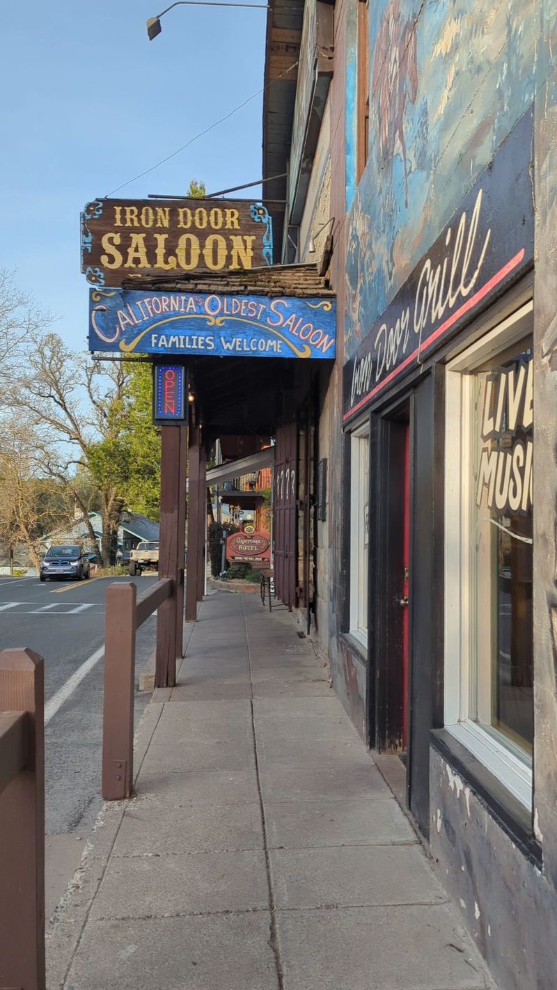 A Yosemite Pit Stop With More Than 170 Years Behind It