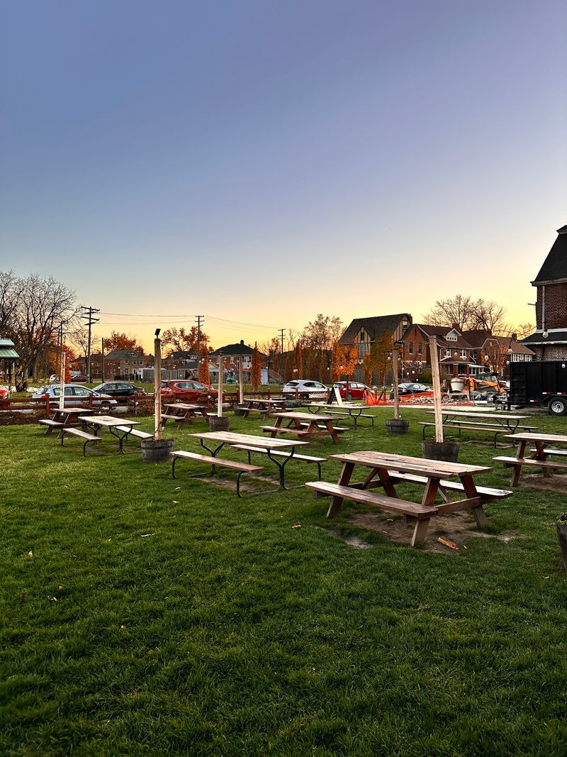 An Outdoor Space That Feels Like A Pocket Park An Outdoor Space That Feels Like A Pocket Park