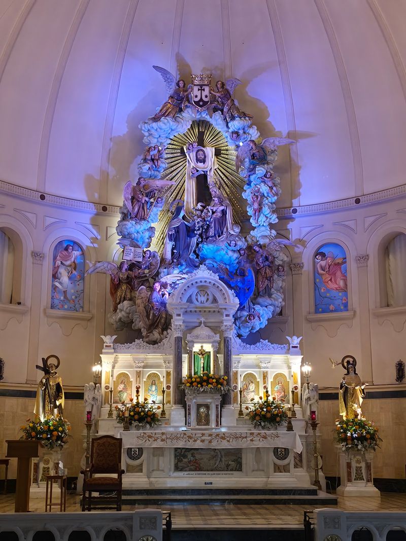 Arches and an Altar Worth the Drive Arches and an Altar Worth the Drive