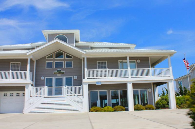 Beach Houses Are the Real Main Street Here Beach Houses Are the Real Main Street Here