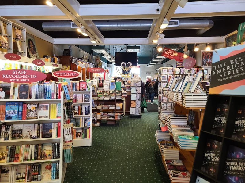 Booksellers Who Seem To Read Your Mind Booksellers Who Seem To Read Your Mind