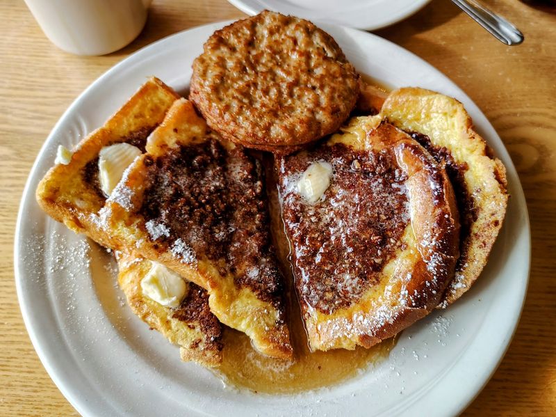 Breakfast That Starts Before Most Alarms Go Off