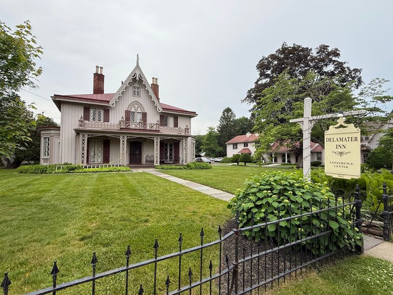 Centuries Of Hospitality Right At The Main Crossroads