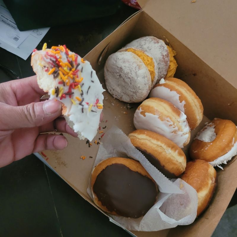 Cream-Filled Donuts That Aren't Trying To Overpower You Cream-Filled Donuts That Aren't Trying To Overpower You