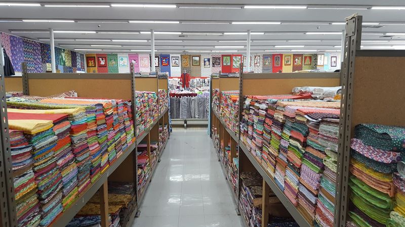 Flat Folds And Bargain Tables Might Wreck Your Budget In The Best Way Flat Folds And Bargain Tables Might Wreck Your Budget In The Best Way