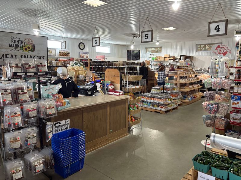 Friendly Faces And Spotless Aisles Set The Mood Friendly Faces And Spotless Aisles Set The Mood