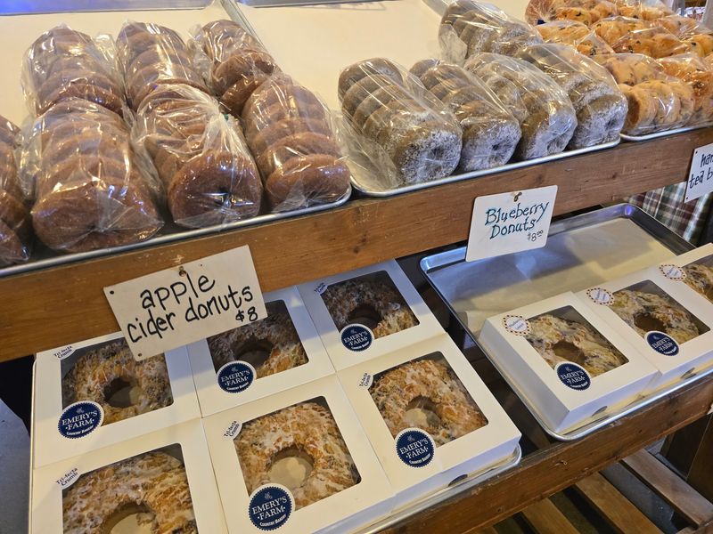 Good Luck Picking Just One Of More Than 20 Pies