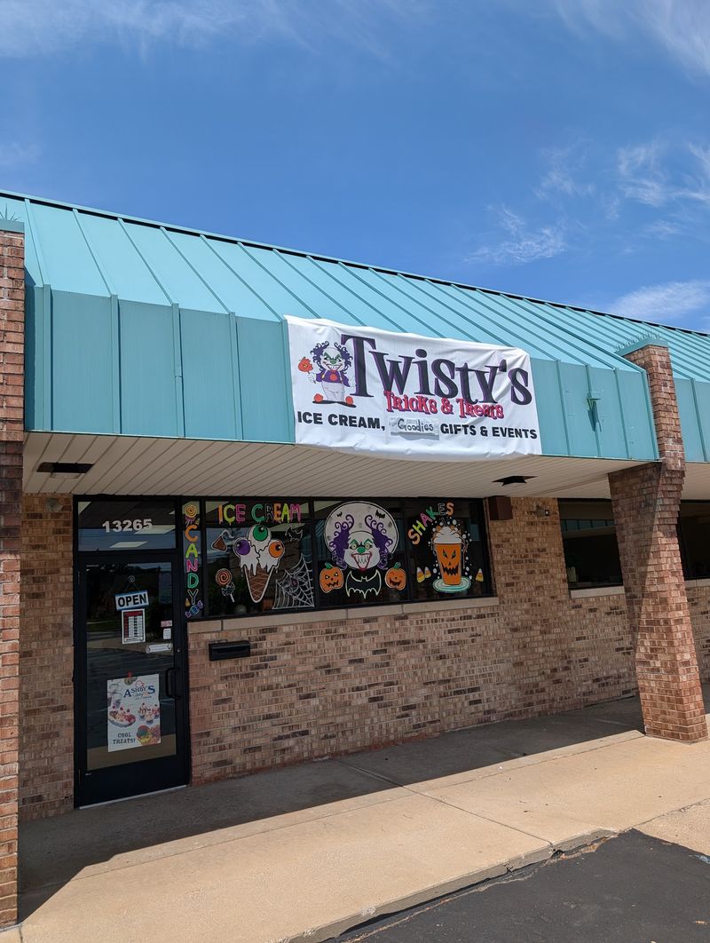 Halloween Never Clocks Out At This 14 Mile Road Scoop Shop