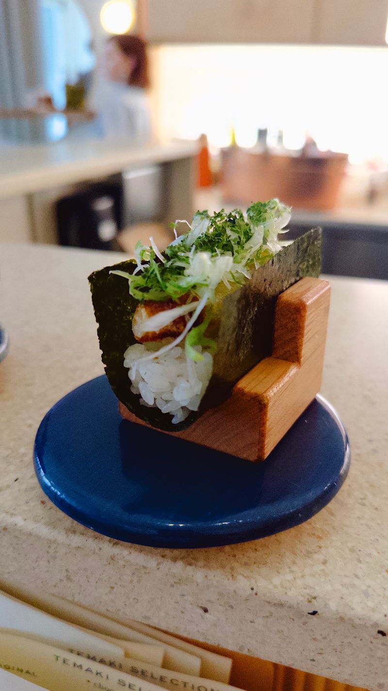 Hand Rolls That Arrive Crisp And Leave Fast