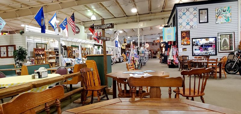 Handcrafted Wood, Antiques, and Amish-Made Furniture Up the Hill Handcrafted Wood, Antiques, and Amish-Made Furniture Up the Hill