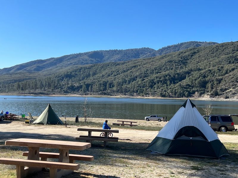 Lake Hemet Campground