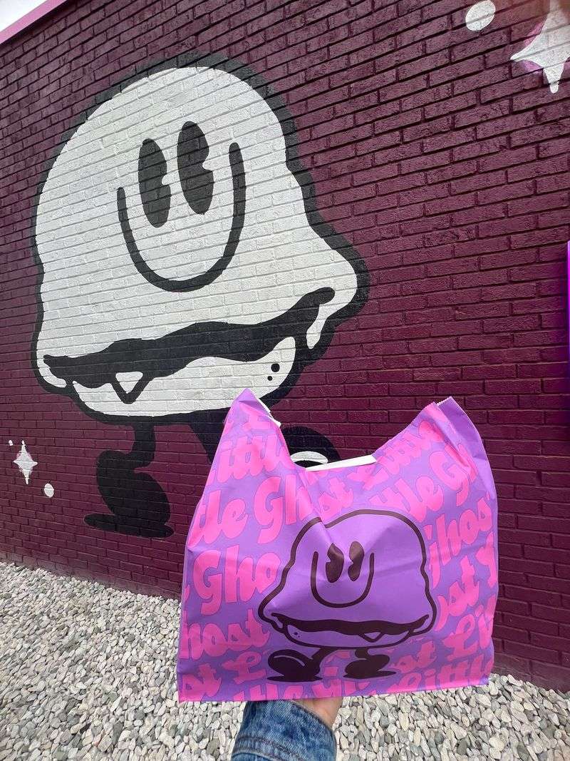 Magenta Walls And A Burger In A Bedsheet Magenta Walls And A Burger In A Bedsheet