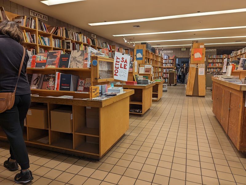 Moe's Books Moe's Books