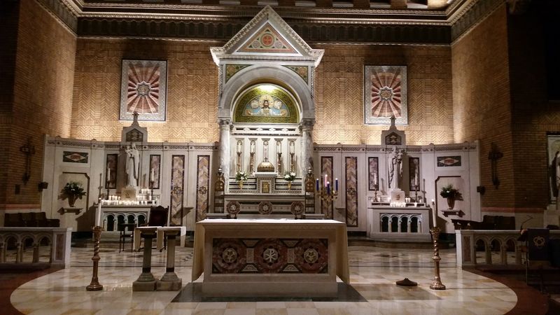 Murals That Wrap the Marble Altar in Story