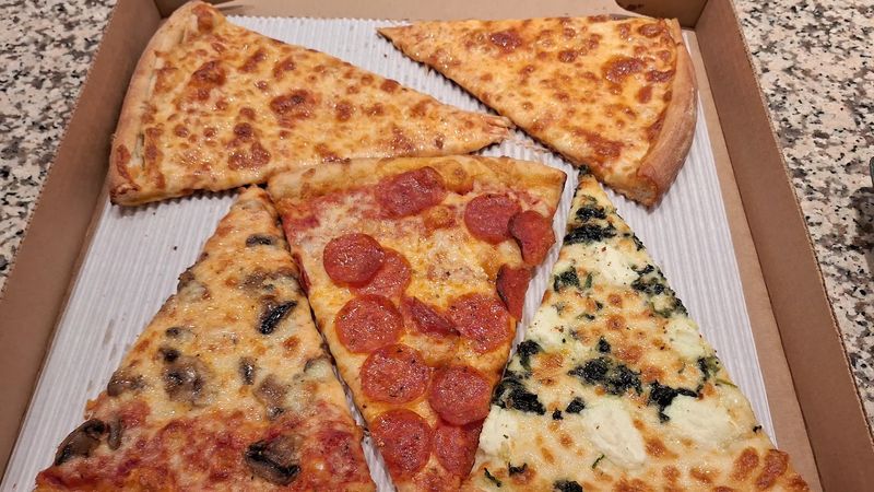New York-Style Slices Without the Trip North New York-Style Slices Without the Trip North