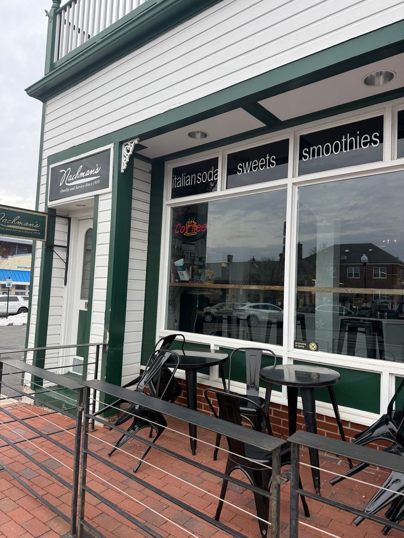 Outdoor Seats, Happy Dogs, and Easy Conversation