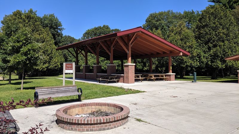 Picnic Blankets, Shade Trees, and Breakfast by the Rail