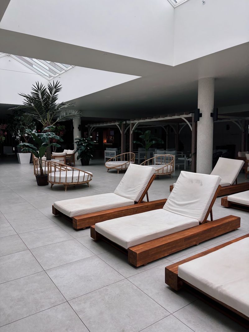 Quiet Lounges Built for Very Serious Napping Quiet Lounges Built for Very Serious Napping