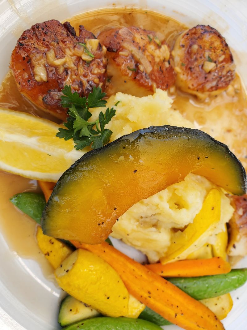 Scallops And Crab Cakes Worth Starting With