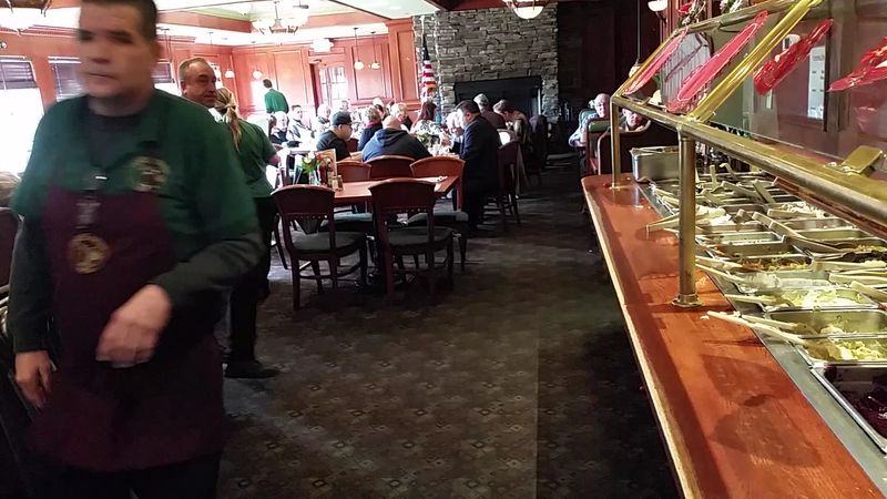 Soup Bowls And A Salad Bar Worth A Detour