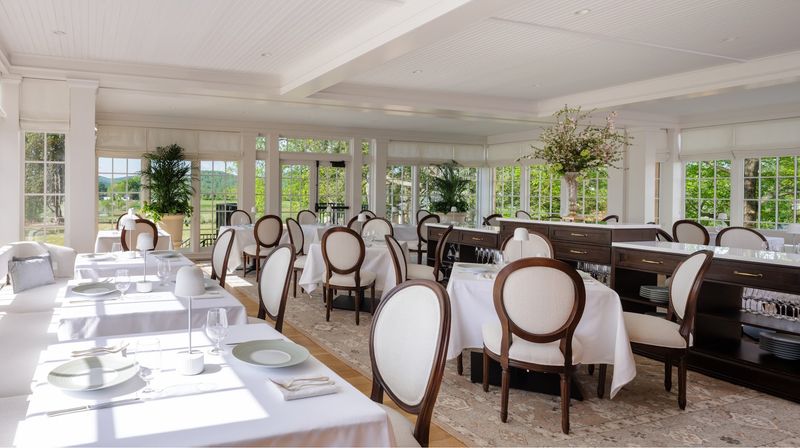 The Kind of Room That Turns Dinner Into an Occasion