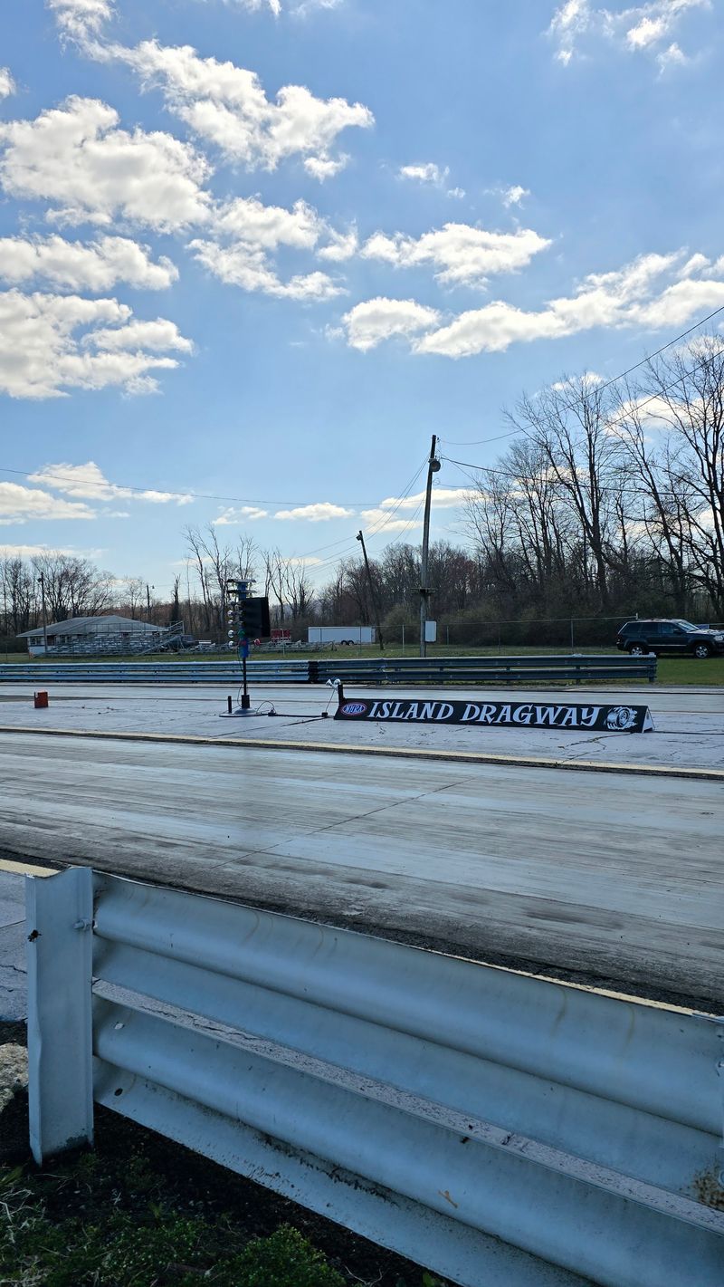 The Last Dragstrip Standing in the Garden State