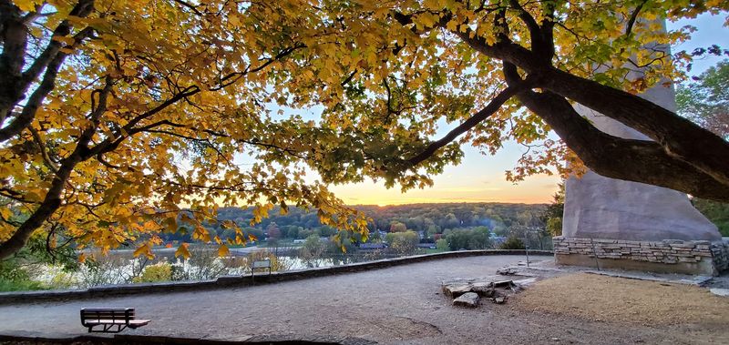 The Overlook That Feels Like Mountain Country
