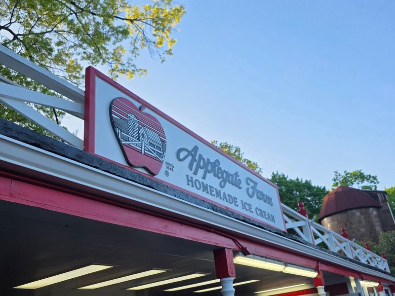 The Red Farm Stand Where Montclair Gets Its Scoops The Red Farm Stand Where Montclair Gets Its Scoops