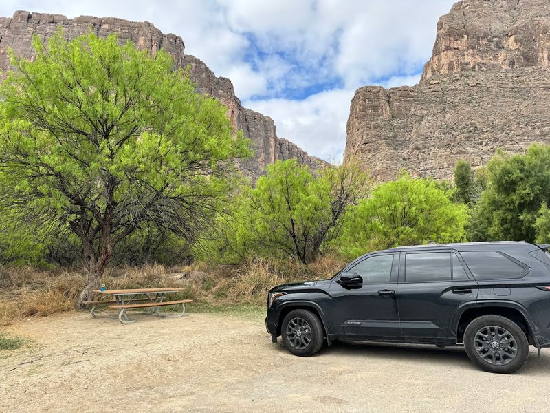 The Scenic Drive That Sets the Mood The Scenic Drive That Sets the Mood