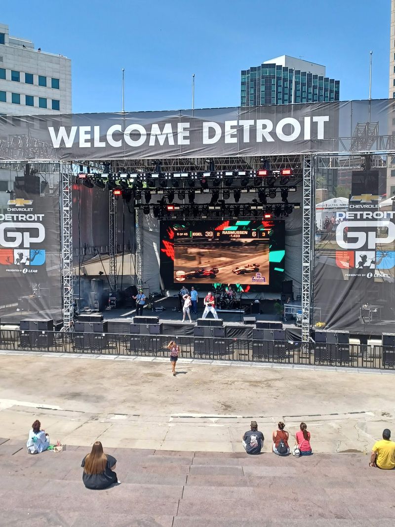 Three Big Stages Now Share One Riverside Neighborhood Three Big Stages Now Share One Riverside Neighborhood