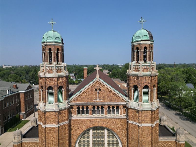 Weekday Windows For Seeing The Interior
