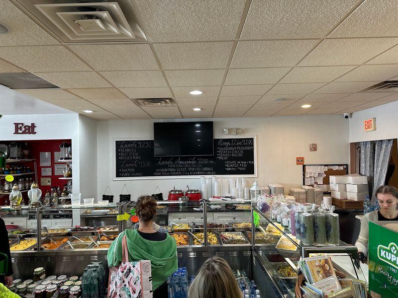 Why The Early Shoppers Win The Hot Bar