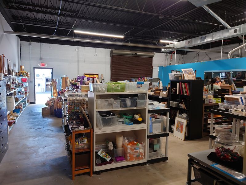 Why This Bag-Stuffing Spot Earns A Place On Your Craft Map