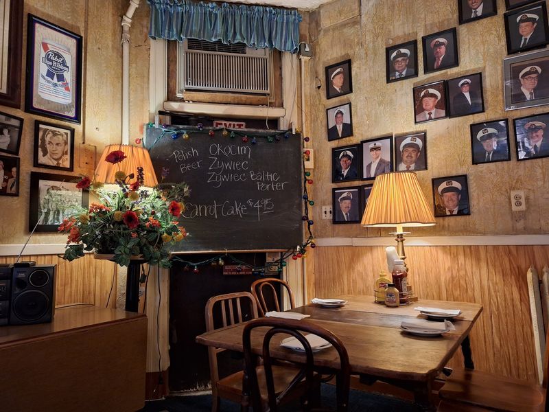 Why This Landlocked Club Belongs On Every Michigan Day-Trip List