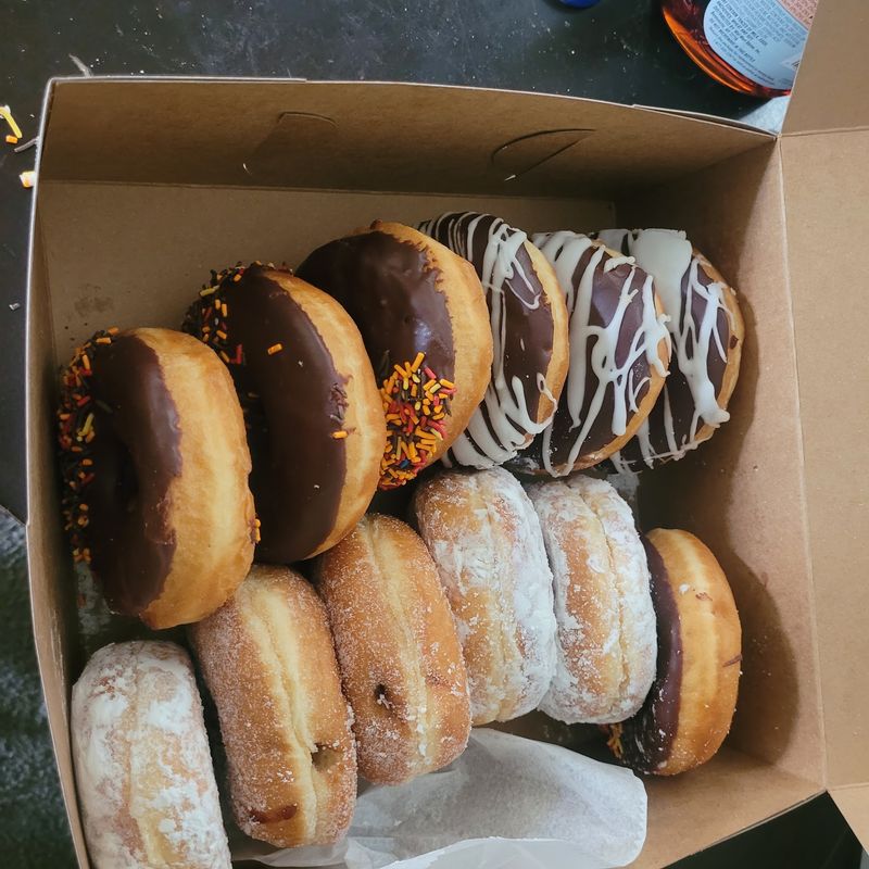 Why This Little Box Of Donuts Is Worth The Drive Why This Little Box Of Donuts Is Worth The Drive