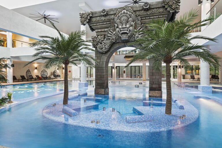 Virginia’s Adults-Only Spa Resort Is Where You Spend All Afternoon in a Robe With Nowhere to Be