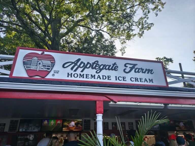 This New Jersey Ice Cream Stand Traces Its Roots To 1848, And Families Still Line Up For Oversized Scoops