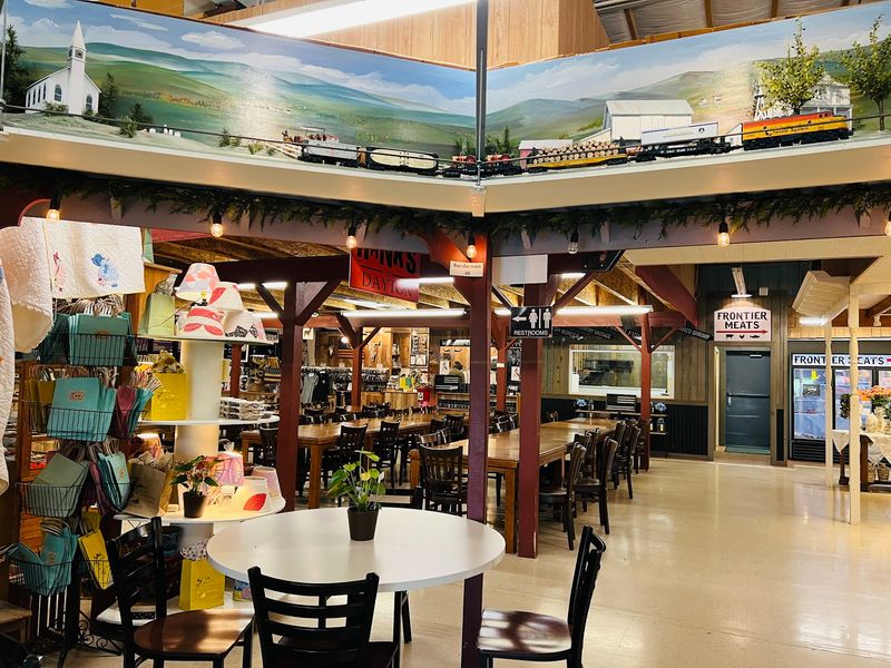 The Indoor Virginia Market Where Mennonite Makers Sell Handbuilt Furniture Right Next to Still-Warm Apple Pie