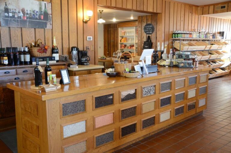 This Galena, Illinois Shop at the Quiet End of Main Street Hides Shelves of Cheese, Olive Oils and Grilled Cheese Worth the Drive