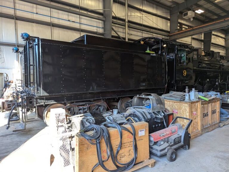 This New Jersey Railroad Still Sends A Real 1940s Steam Locomotive Out To Haul Freight
