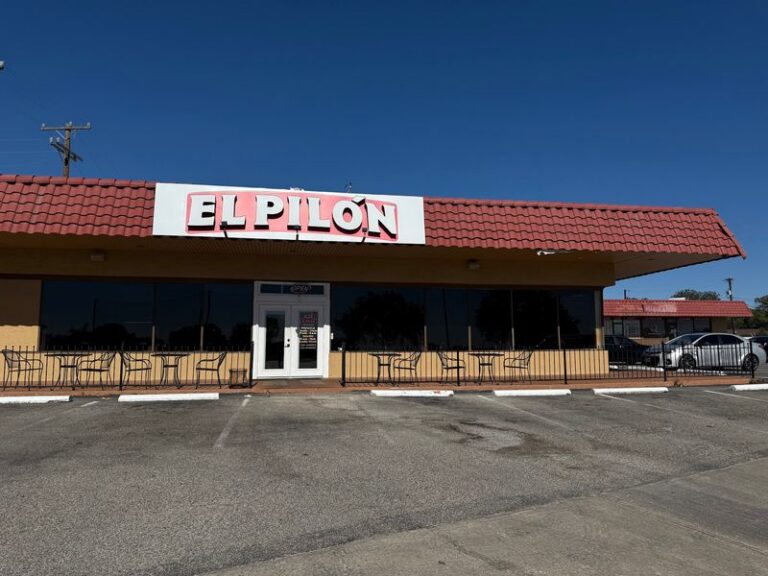 This Texas Puerto Rican Spot Sits Where Only Locals Look And Still Cooks Family Recipes
